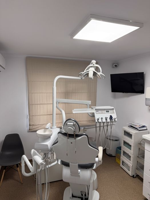 Inchiriez 2 ture cabinet stomatologic