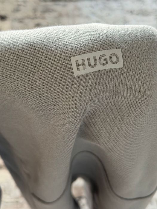 Hanorac hugo boss nou original nepurtat