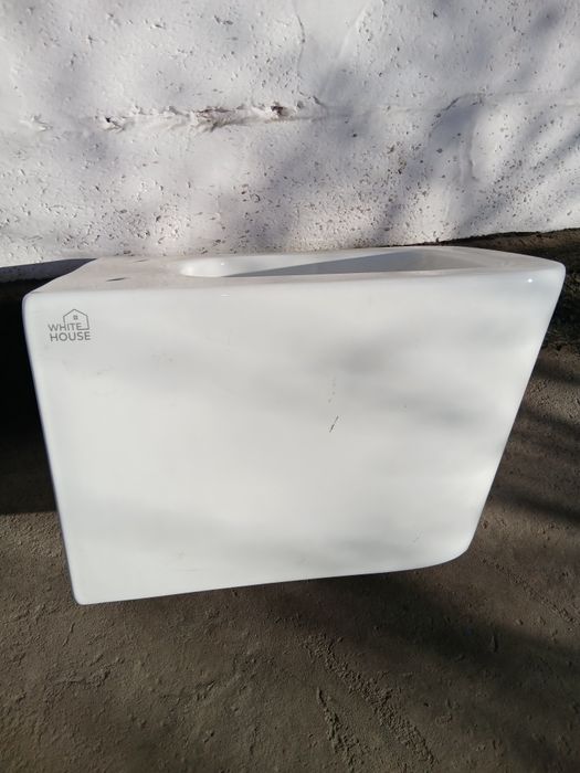 Продам навесной унитаз