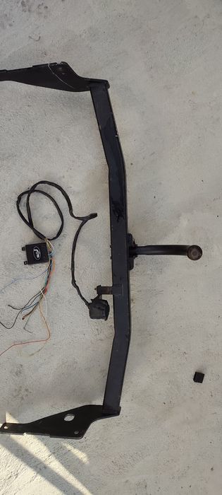 Cîrlig remorcare BMW E90, E91 și unu de Ford Mk2