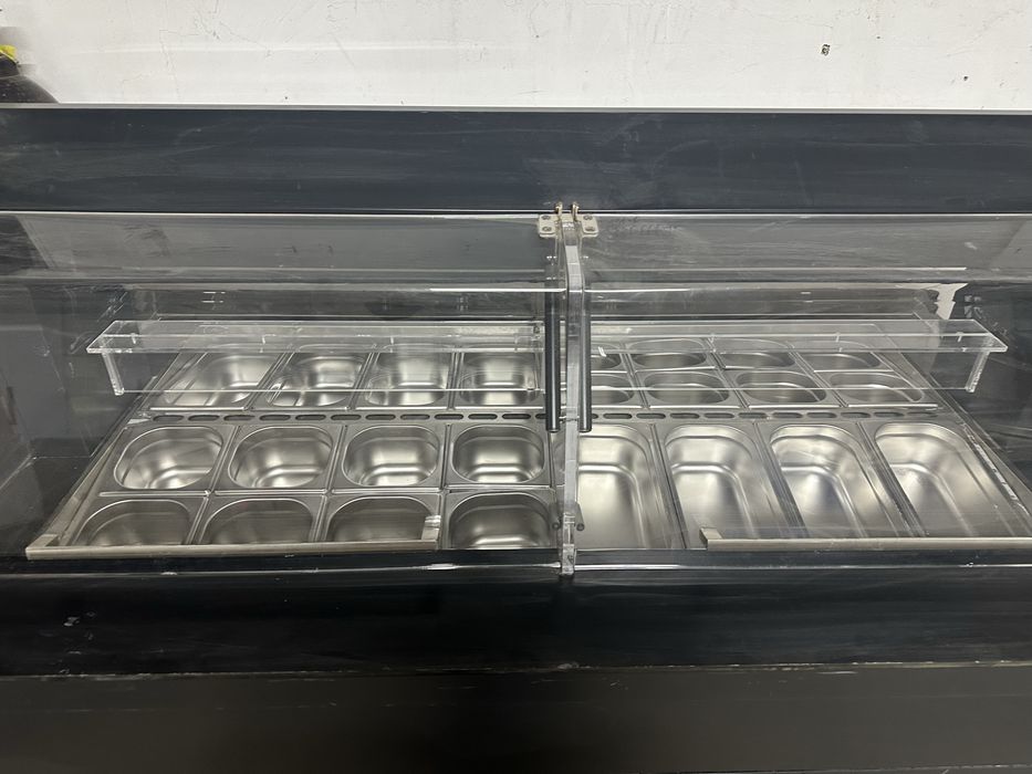 Холодильная витрина оборудование