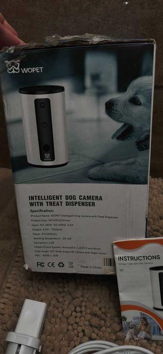 Dispenser hrană animale companie cu cameră foto/video.