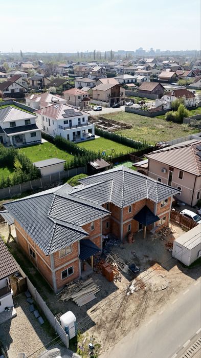 Vand duplex despartit prin camera tehnica