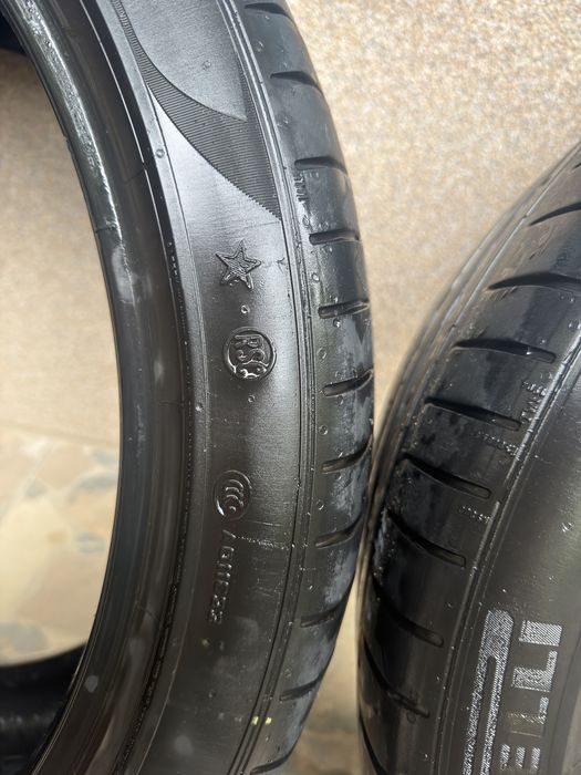 Pirelli P zero runflat 275/35/20 BMW XL