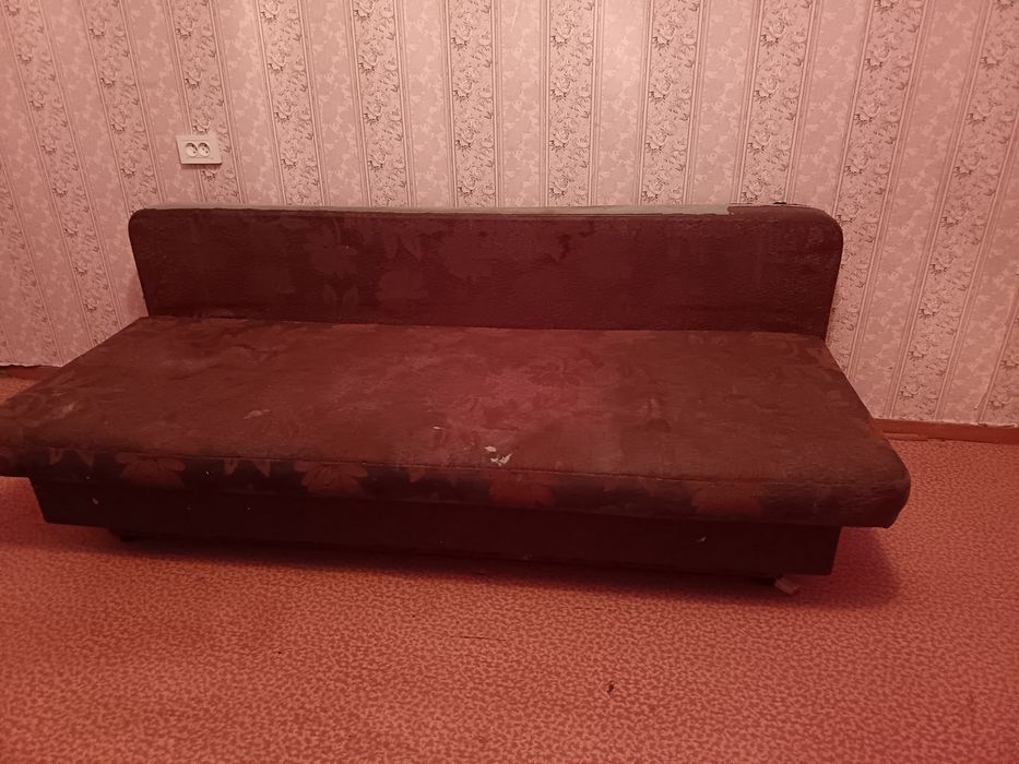 Отдам шкаф, диван