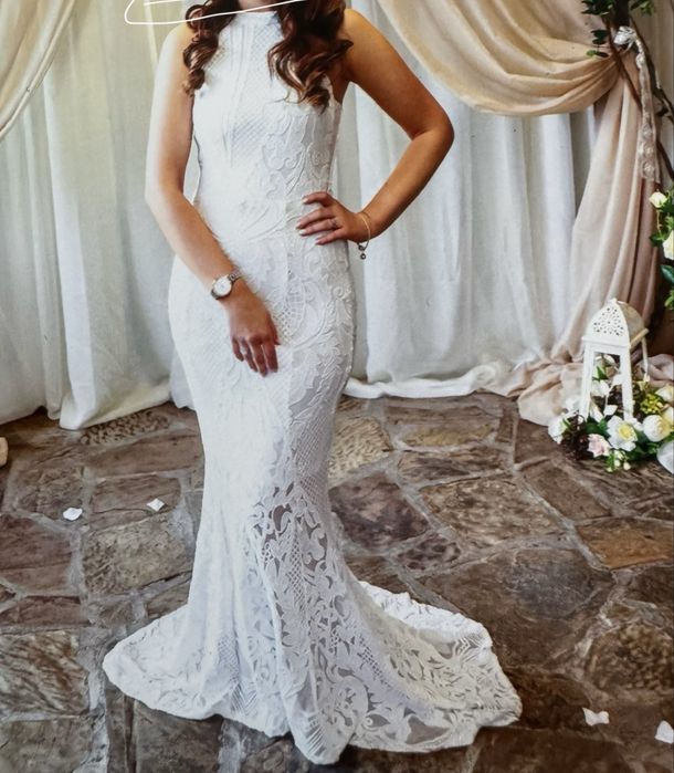 Официална бяла рокля в отлично състояние