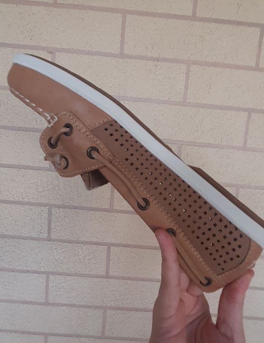 Продаю кожаную женской туфли