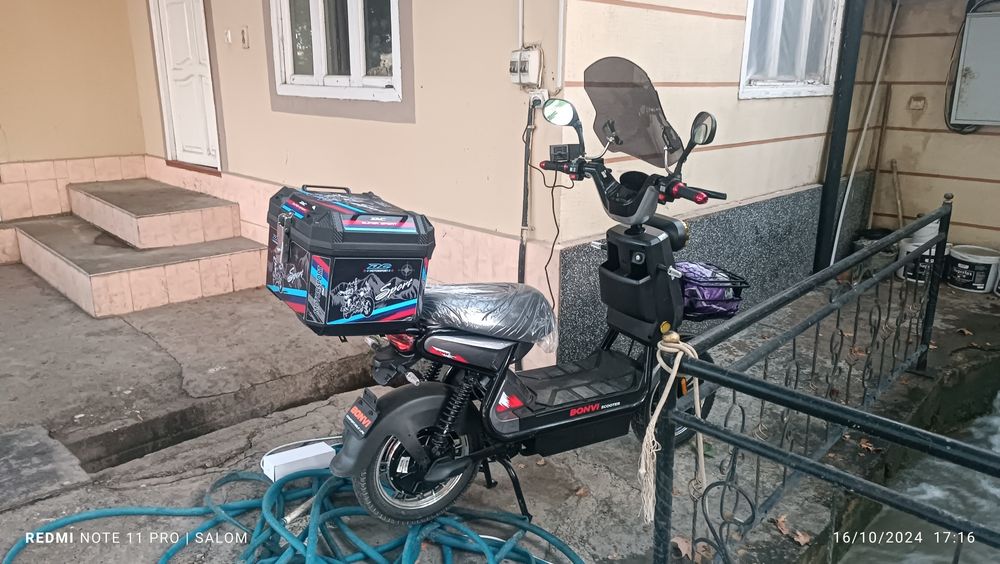 Sukuter 6 millon soʻm sotiladi  naxrtga  tezligi 60km/s