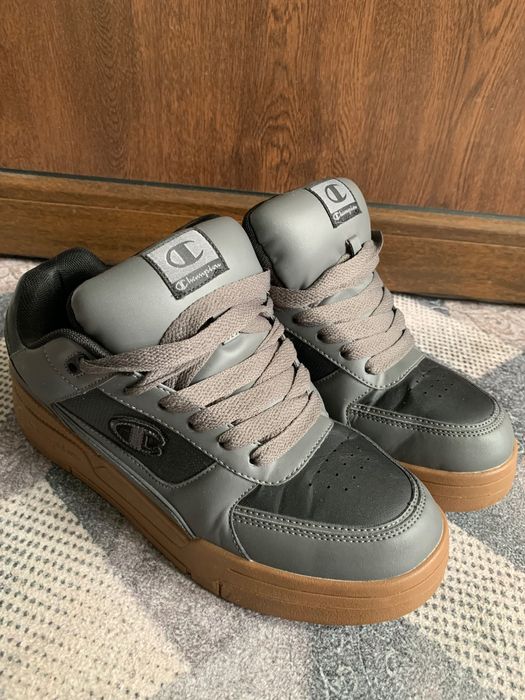 Vând sneakers Champion Rebound