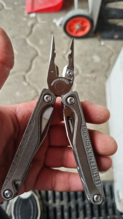 LEATHERMAN Charge 中古 Leatherman charge titanium Targu-Mures • OLX.ro