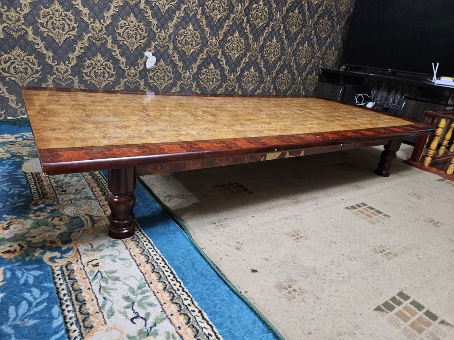 Стол 5 метрлик. Состояние средный. Улкен столда болады