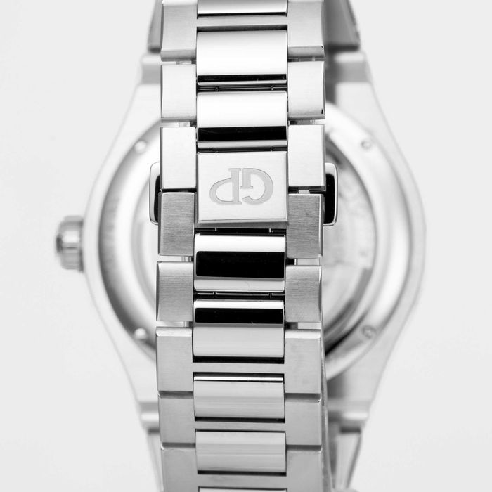 Girard Perregaux Laureato 42mm 81010 Blue dial