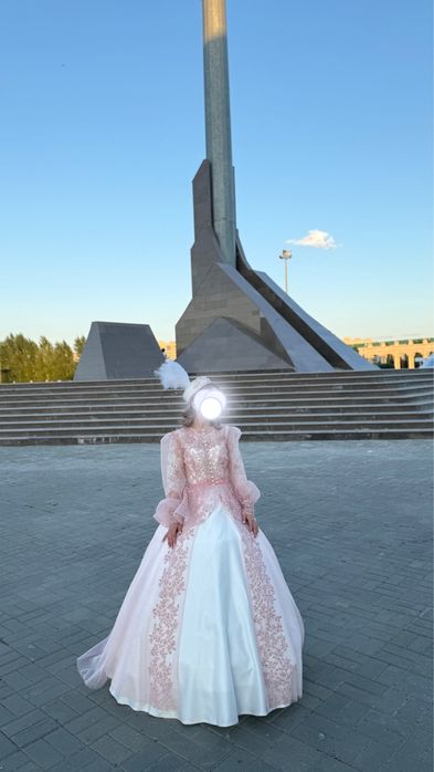 Свадебное платье в аренду, очень красивое