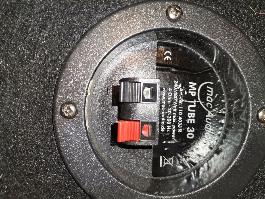 Boxă bass auto 100w perfect funcțională, adusă din Germania,tun de bas