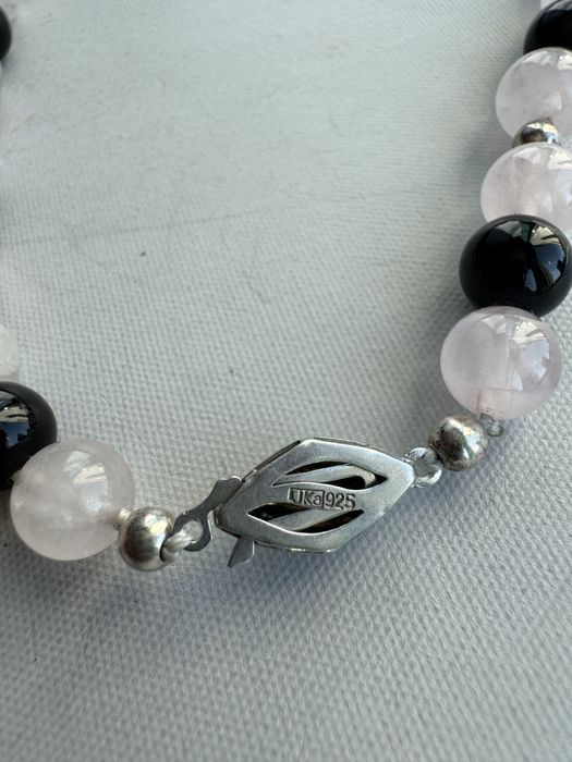 Colier confectionat manual din argint, onix si cuart roz