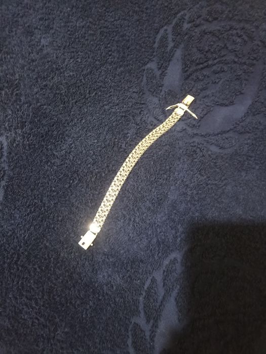 Серебряный ручной браслет.