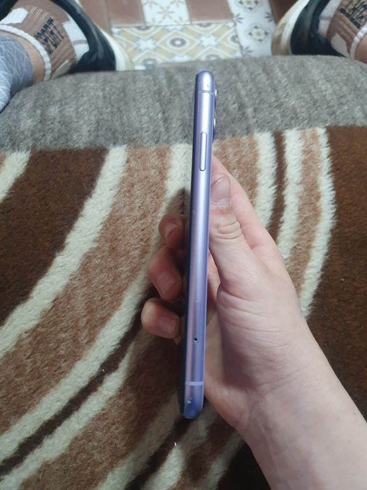 Vând sau schimb IPhone 11