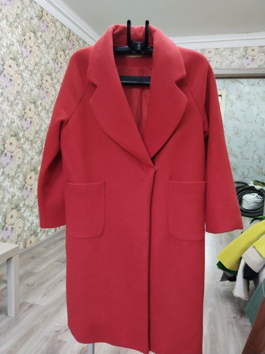 Продам пальто размеры разные