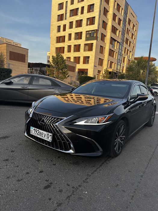 Lexus ES300h 2023