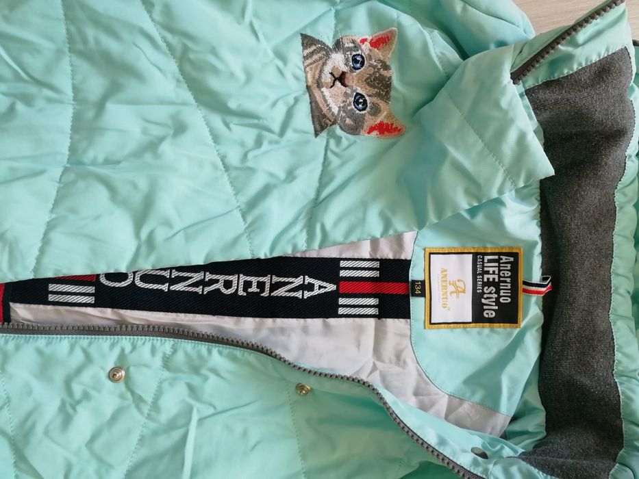 Продам детские куртки