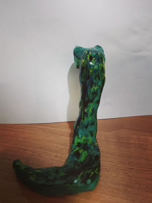 Продам фигурку змеи