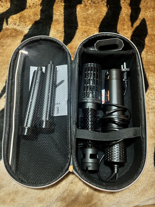Set perie profesionala ELLE, desigilat