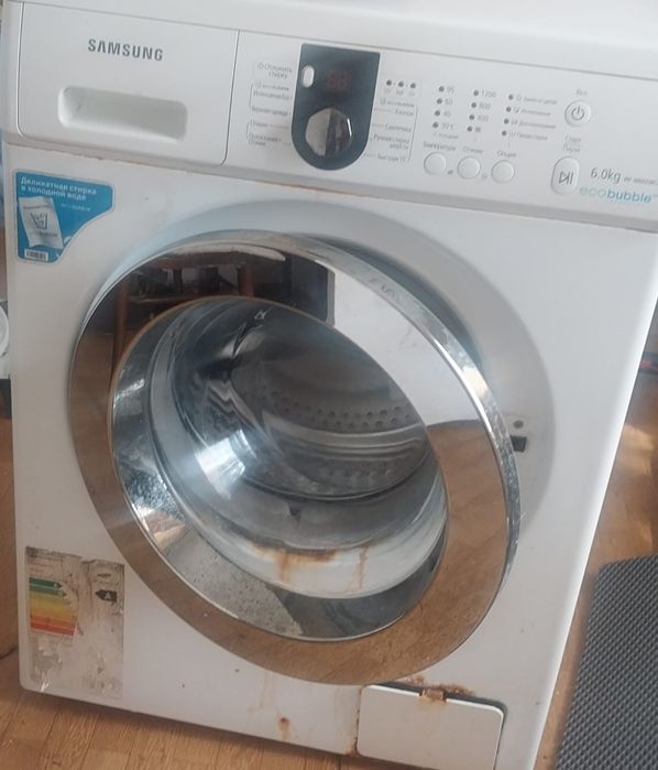 Продам на запчасти стиральную машинку