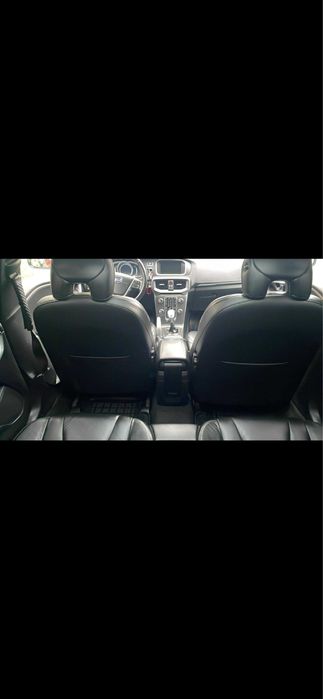 Volvo V40 D2 2013 luna 07