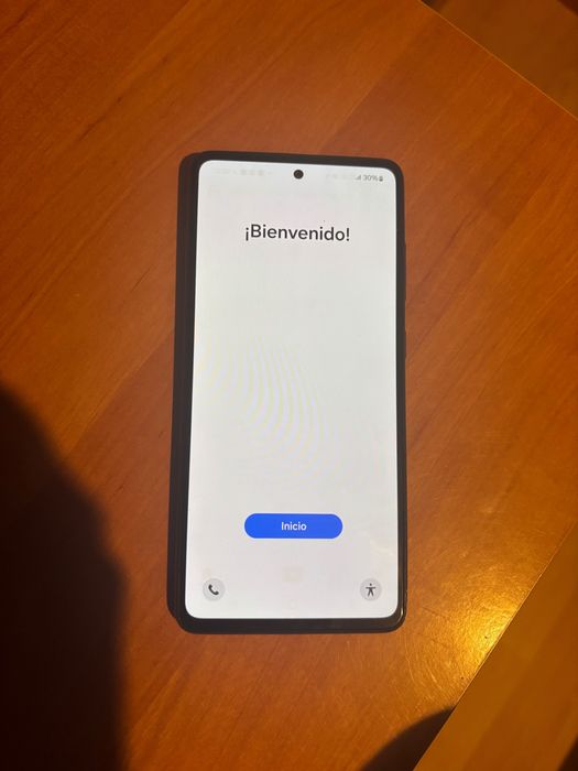 Samsung Galaxy A52s 5g Телефона си работи перфектно има леки забележки