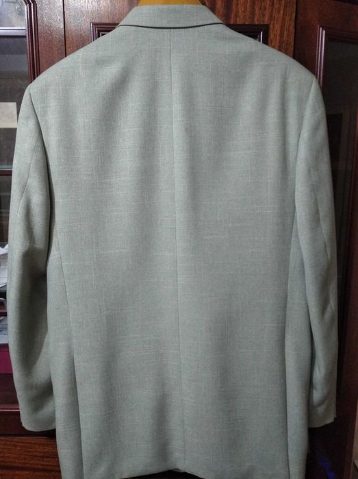 Продам мужской костюм 170000 размер 50-52.Фирма BARKLEY