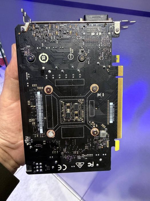 GTX 1650 4GB 128 bit