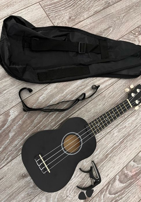 Продаю укулеле срочно