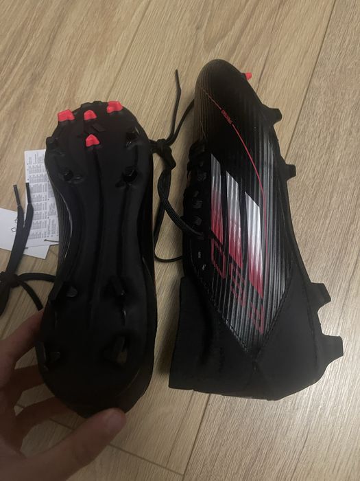 Ghete de fotbal f50 noi