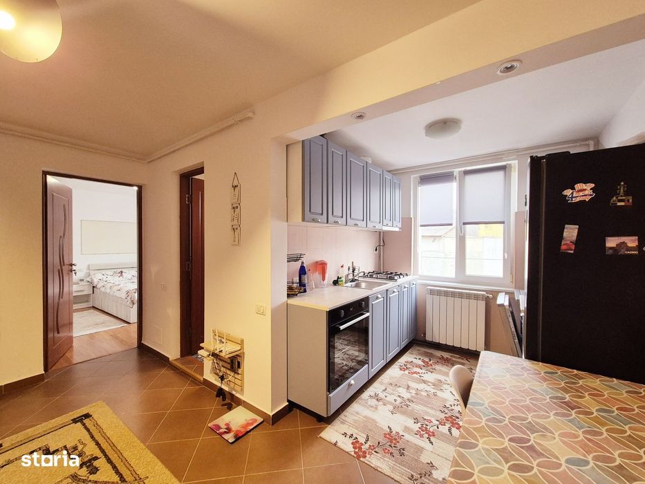 Apartament renovat cu 2 camere, decomandat, zona Precista