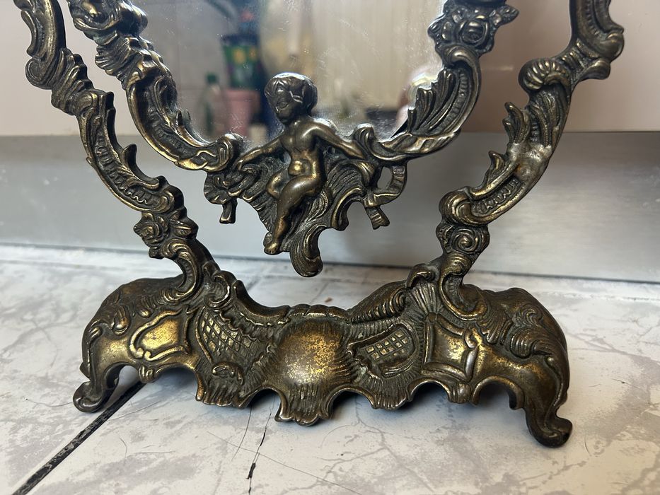 Oglinda veche din bronz masiv in stil baroc