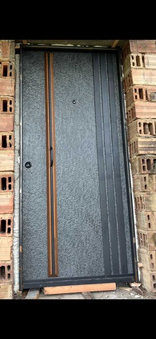 КЪЩА с РЗП 200 кв.м., двор 2,330 кв.м., село Манолово