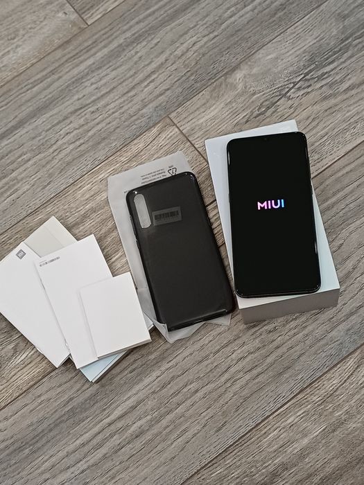 Продам телефон Xiaomi Mi 9