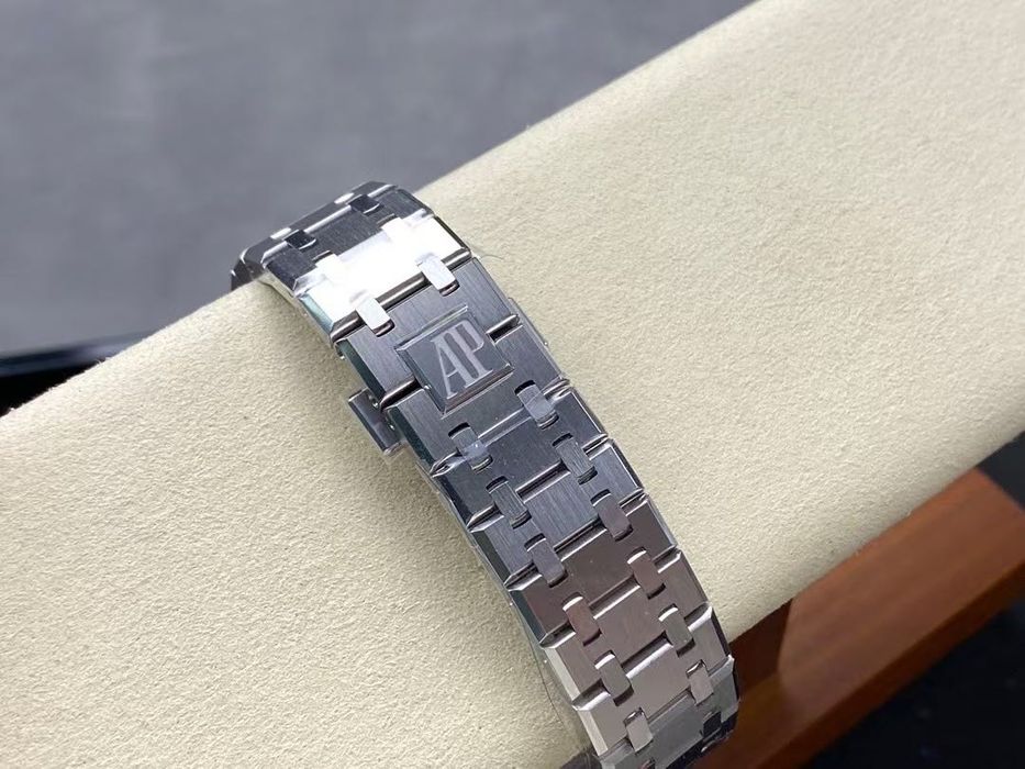 Часы AP Royal Oak 15500