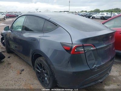 Tesla Y 3 части Тесла
