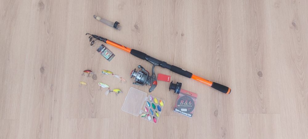 Нов спининг к-т от телескопична въдица с макара влакно и примамки