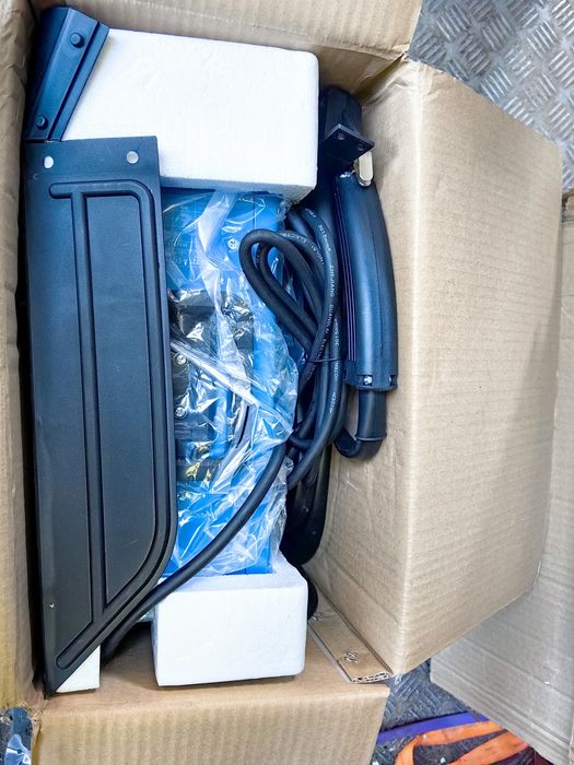 Инверторен телоподаващ заваръчен апарат MIG Gude SG 121 A-SYN със зава