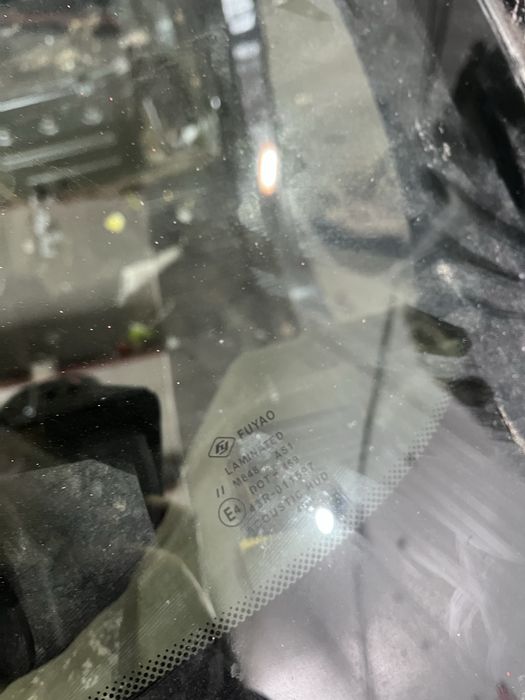 Предно стъкло бмв х3 ф25 хед ъп дисплей ( predno styklo bmw x3 f25 )