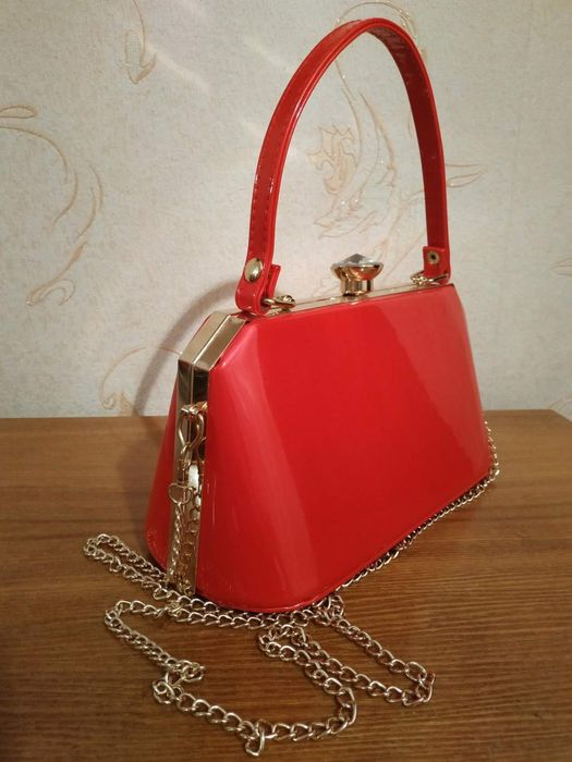 Сумочка красного цвета. Новая