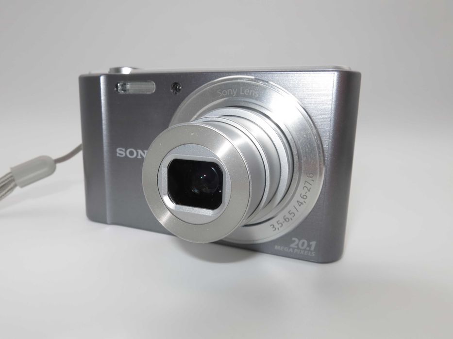 Sony Cyber-shot DSC W810 ултра компактен цифров фотоапарат, дигитална камера 20 MP, в отлично състояние, пълен комплект, работи перфектно