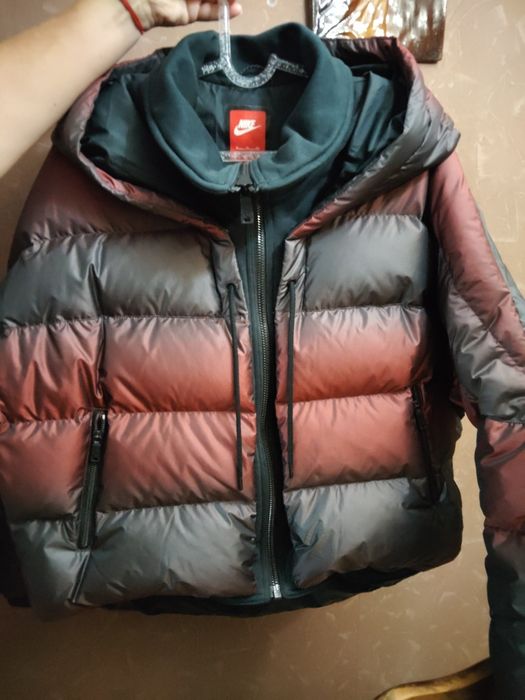 Оригинално дамско зимно яке (Nike).