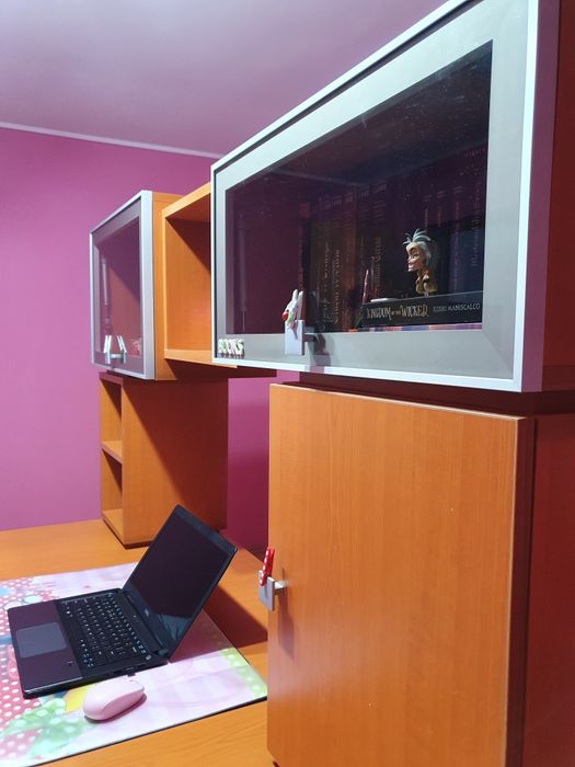 Birou făcut pe comandă, într-o stare foarte bună