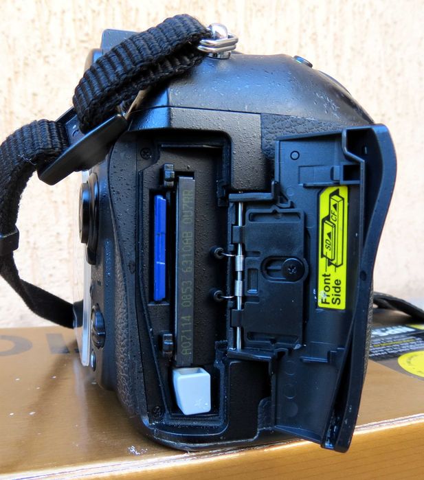 Aparat foto DSLR  Nikon D810 , DSLR Full Frame de la Nikon are senzor CMOS de 36.3 Mpx procesor de imagine EXPEED 4,