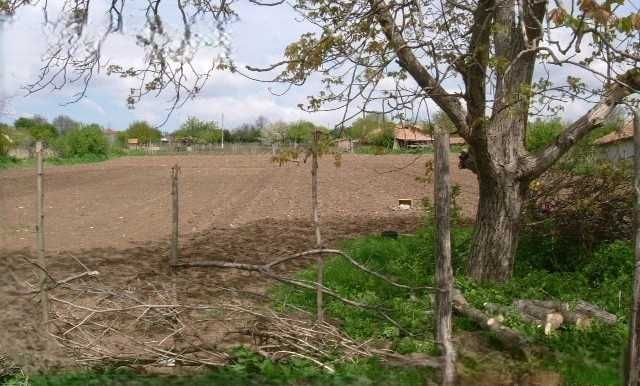 Парцел в село Ведрина