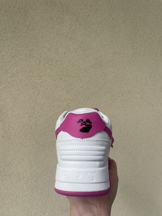 Off-White out of office  PE COMANDA