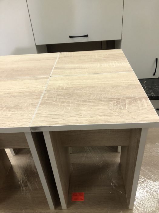 Продам новые кухонные столы с табуретками